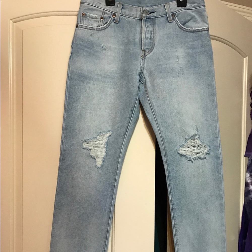 Levi’s mom jeans